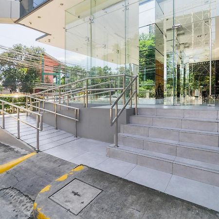 Free Netflix Condo Near It Park With 32-Inch Samsung Hdtv Cebu Exterior photo